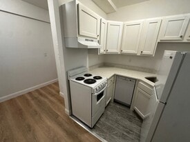 65 Park Dr, Unit 25 in Boston, MA - Building Photo