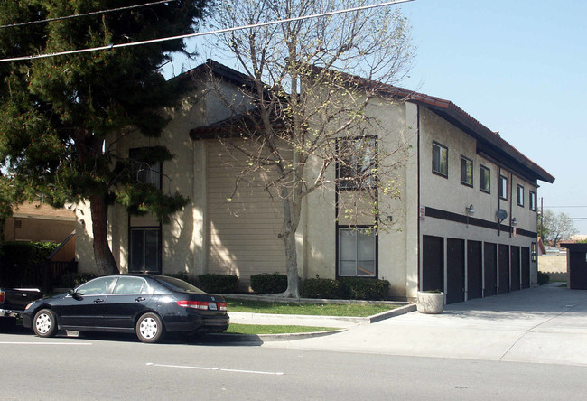 8051 Whitaker St in Buena Park, CA - Building Photo - Building Photo