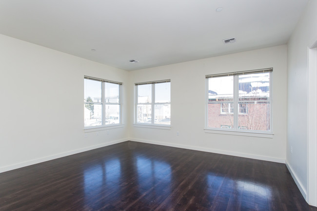 625 McGrath in Somerville, MA - Foto de edificio - Interior Photo