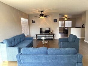 1462 Nutmey Ln in Hemet, CA - Building Photo - Building Photo