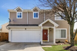 709 Cembra Dr in Greenwood, IN - Building Photo