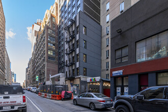 307 W 39th St in New York, NY - Building Photo - Building Photo