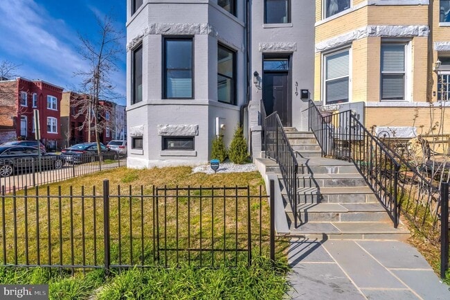 property at 319 R St NW