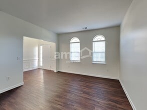 406 Glencrest Dr in Stanley, NC - Building Photo - Building Photo