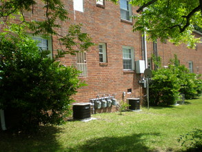 Green Oaks in Conyers, GA - Building Photo - Building Photo