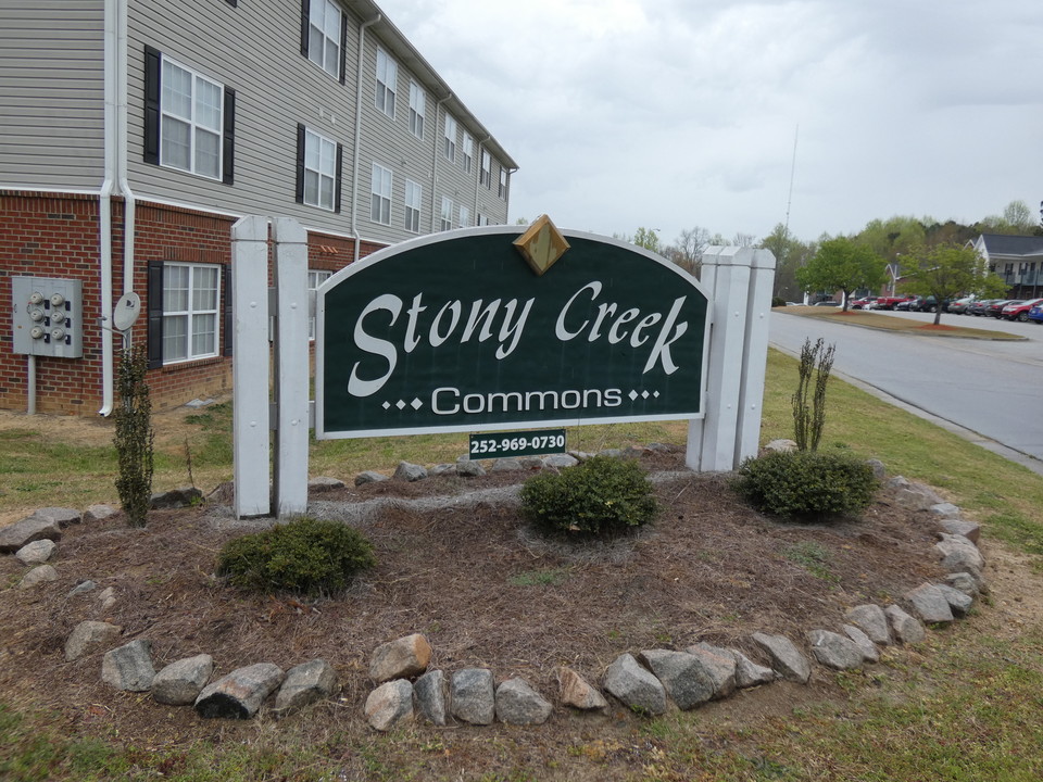 Stony Creek Apartments in Nashville, NC - Building Photo