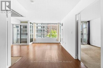 8 Telegram Mews in Toronto, ON - Building Photo - Building Photo