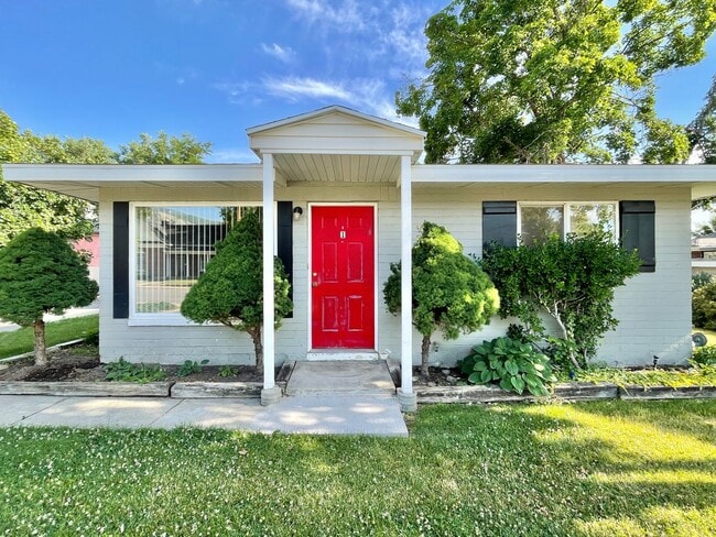 property at 370 E 200 N