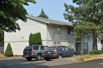 38455 Park St in Sandy, OR - Building Photo - Building Photo