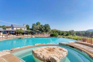 18004 Edgewood Way in Jonestown, TX - Building Photo - Building Photo