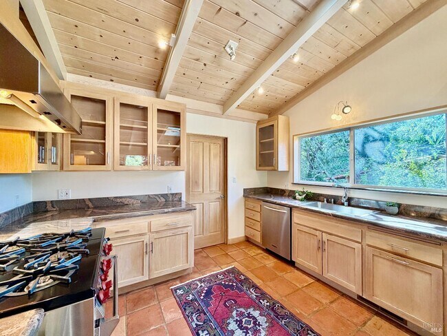 321 Dutch Henry Canyon Rd in Calistoga, CA - Building Photo - Building Photo