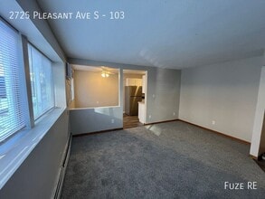 2725 Pleasant Ave in Minneapolis, MN - Building Photo - Building Photo