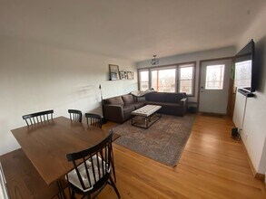 221 17th Ave N, Unit 221 in South St. Paul, MN - Foto de edificio - Building Photo