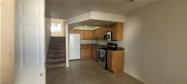 2995 E Sunset Rd in Las Vegas, NV - Building Photo - Building Photo