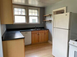 927 Woodlawn Ave in Ann Arbor, MI - Building Photo - Building Photo