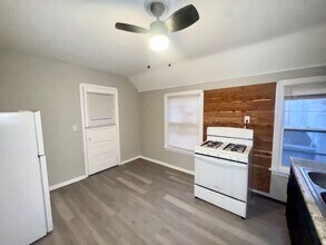 12918 Ferris Ave in Cleveland, OH - Building Photo - Building Photo