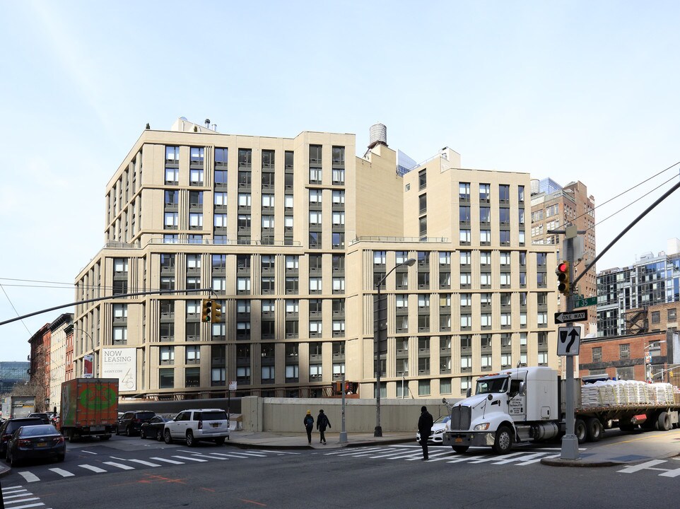445W35 in New York, NY - Building Photo