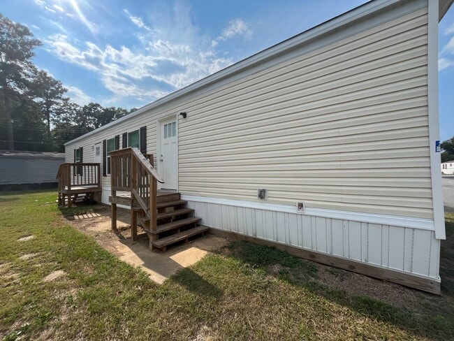 property at 3110 Victory Dr