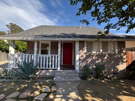 215 S Avenue 58 in Los Angeles, CA - Building Photo