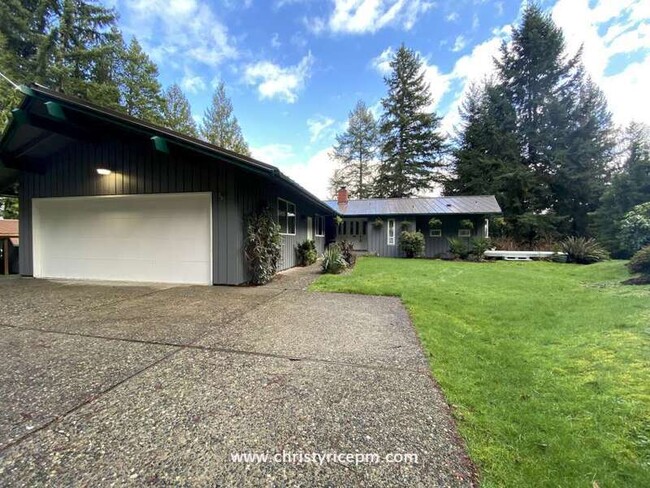 19236 SE 62nd Pl in Issaquah, WA - Building Photo - Building Photo