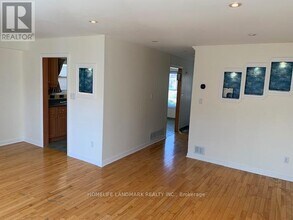 68 Inniscross Crescent in Toronto, ON - Building Photo - Building Photo
