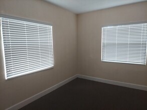 5573 NW 32nd Ave, Unit 2 in Miami, FL - Building Photo - Building Photo