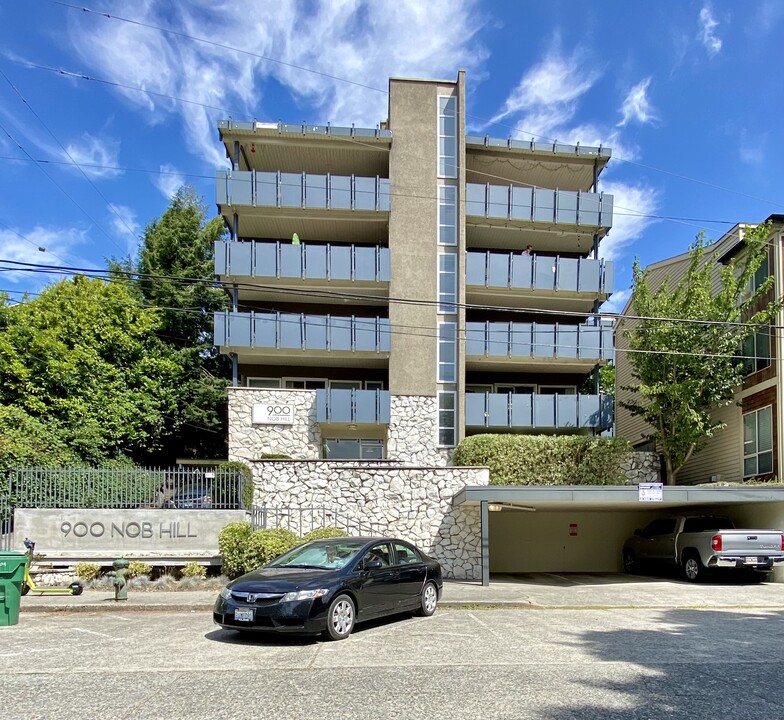 Nob Hill Apartments in Seattle, WA - Building Photo