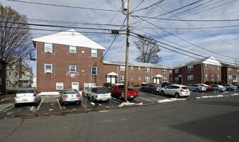 355 New York Ave in Lyndhurst, NJ - Building Photo