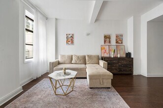 237 Park Ave in New York, NY - Building Photo - Building Photo