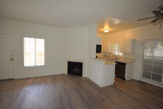 12142 Oxnard St, Unit 01 in Los Angeles, CA - Building Photo - Building Photo