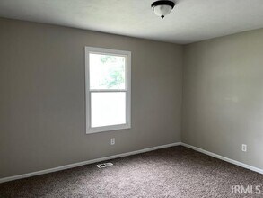 1112 Perkins Dr in Boonville, IN - Building Photo - Building Photo