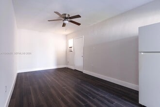 26501 SW 137th Ave, Unit 16 in Homestead, FL - Building Photo - Building Photo