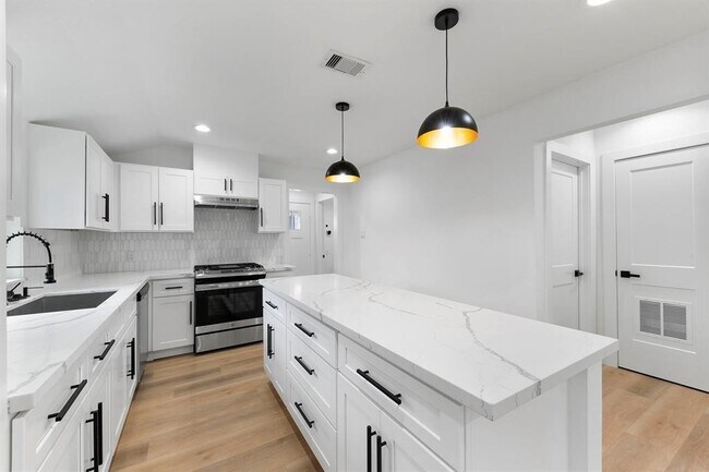 5610 Chapman St in Houston, TX - Foto de edificio - Building Photo