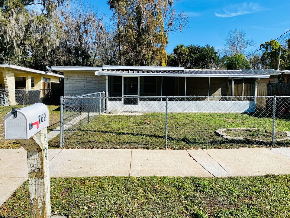 769 Greenway Pl in Daytona Beach, FL - Building Photo