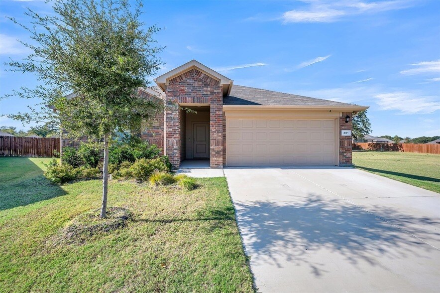 201 Abingdon St, Unit 1214 in Azle, TX - Building Photo