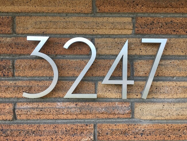 3247 NE 87th St, Unit 2 in Seattle, WA - Foto de edificio - Building Photo