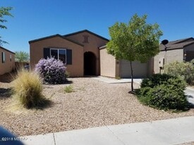 5210 E Desert Straw Ln in Tucson, AZ - Building Photo