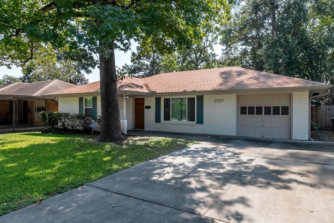 2227 Libbey Dr in Houston, TX - Building Photo