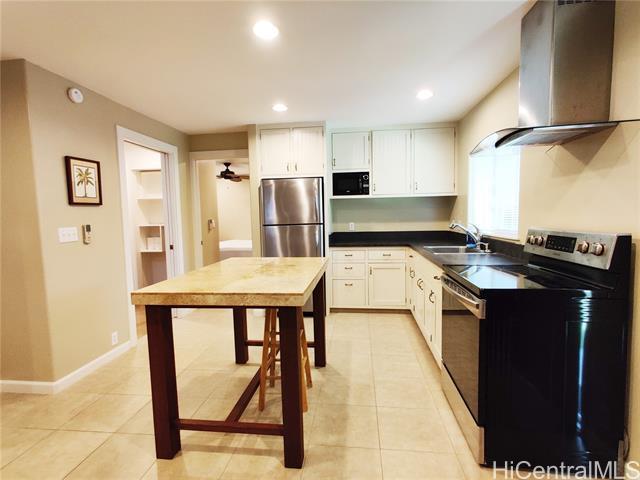 property at 958 Holoholo St