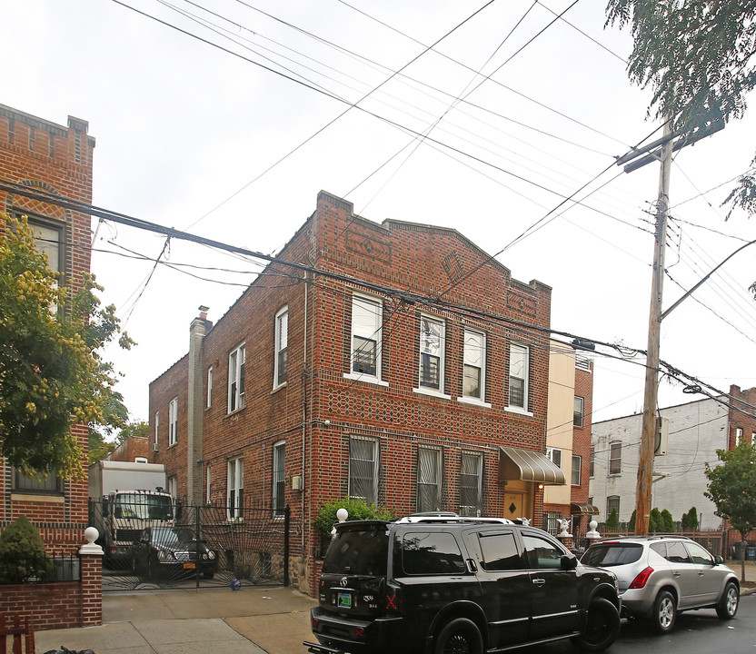 428 Montauk Ave in Brooklyn, NY - Building Photo