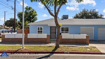 700 S Kalisher St in San Fernando, CA - Building Photo