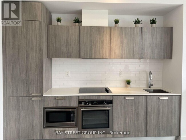 50-2750 Charles St E in Toronto, ON - Building Photo - Building Photo