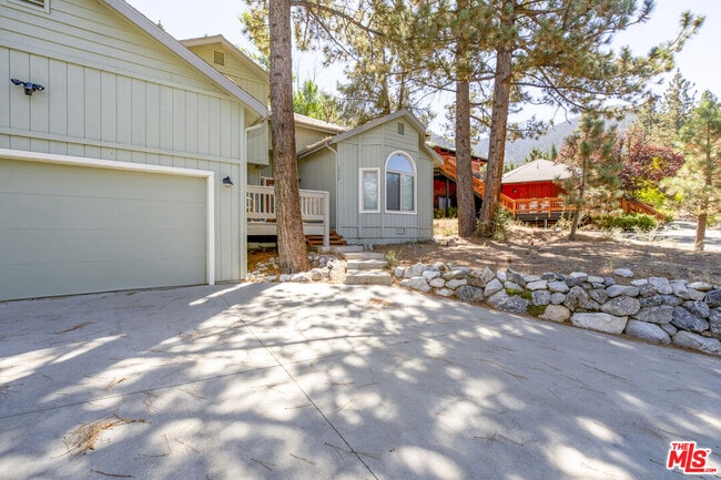 1712 Woodland Dr in Pine Mountain Club, CA - Building Photo - Building Photo