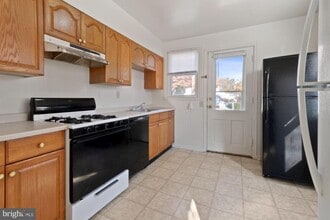 4806 Hollywood Rd in College Park, MD - Building Photo - Building Photo