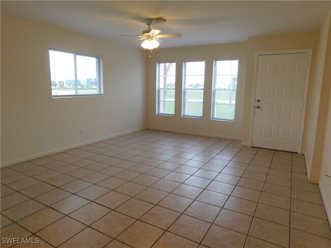 1217 NE 8th St in Cape Coral, FL - Building Photo - Building Photo