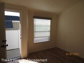 2560 Newport Blvd in Costa Mesa, CA - Building Photo - Building Photo
