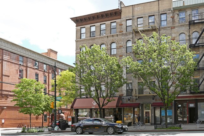 975 Columbus Ave in New York, NY - Building Photo - Building Photo