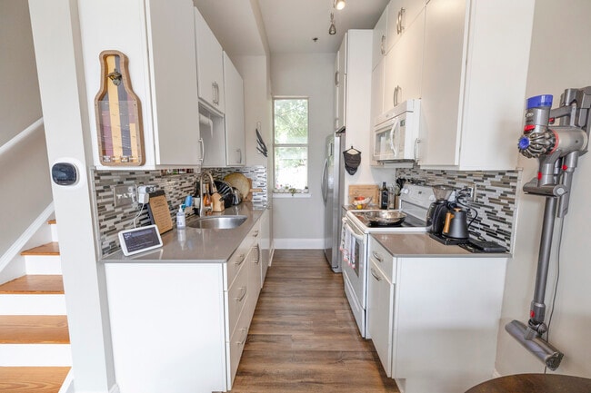 2082 Atherton Heights Ln in Charlotte, NC - Building Photo - Building Photo