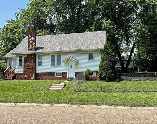 property at 1015 A Ave E