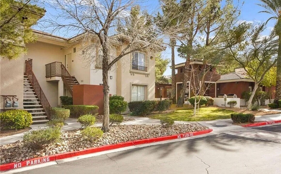 913 Duckhorn Ct in Las Vegas, NV - Building Photo